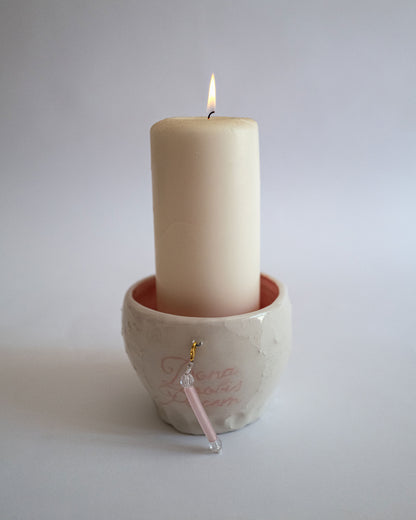 Pot "Dona nobis pacem".