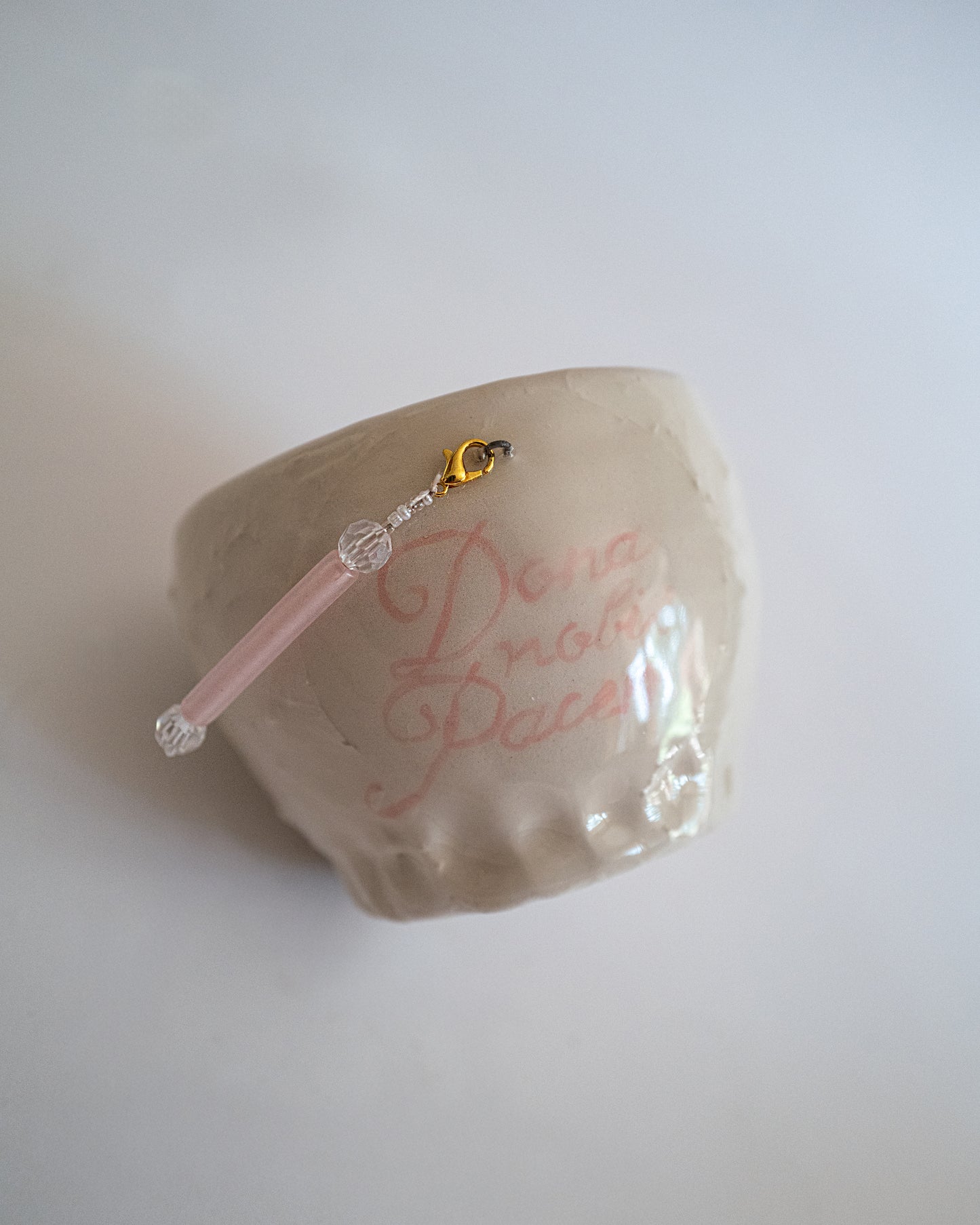Pot "Dona nobis pacem".