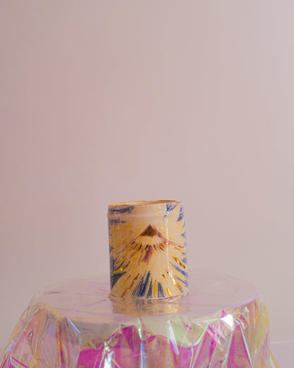 Tasse ou récipient “rayonnement”.