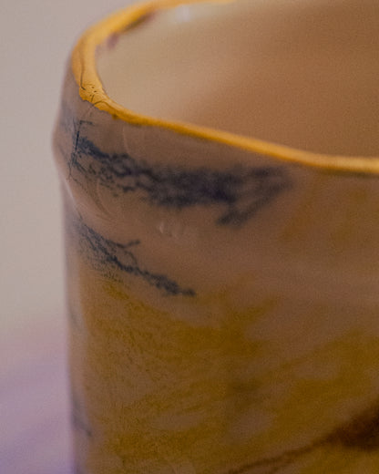 Tasse ou récipient “rayonnement”.