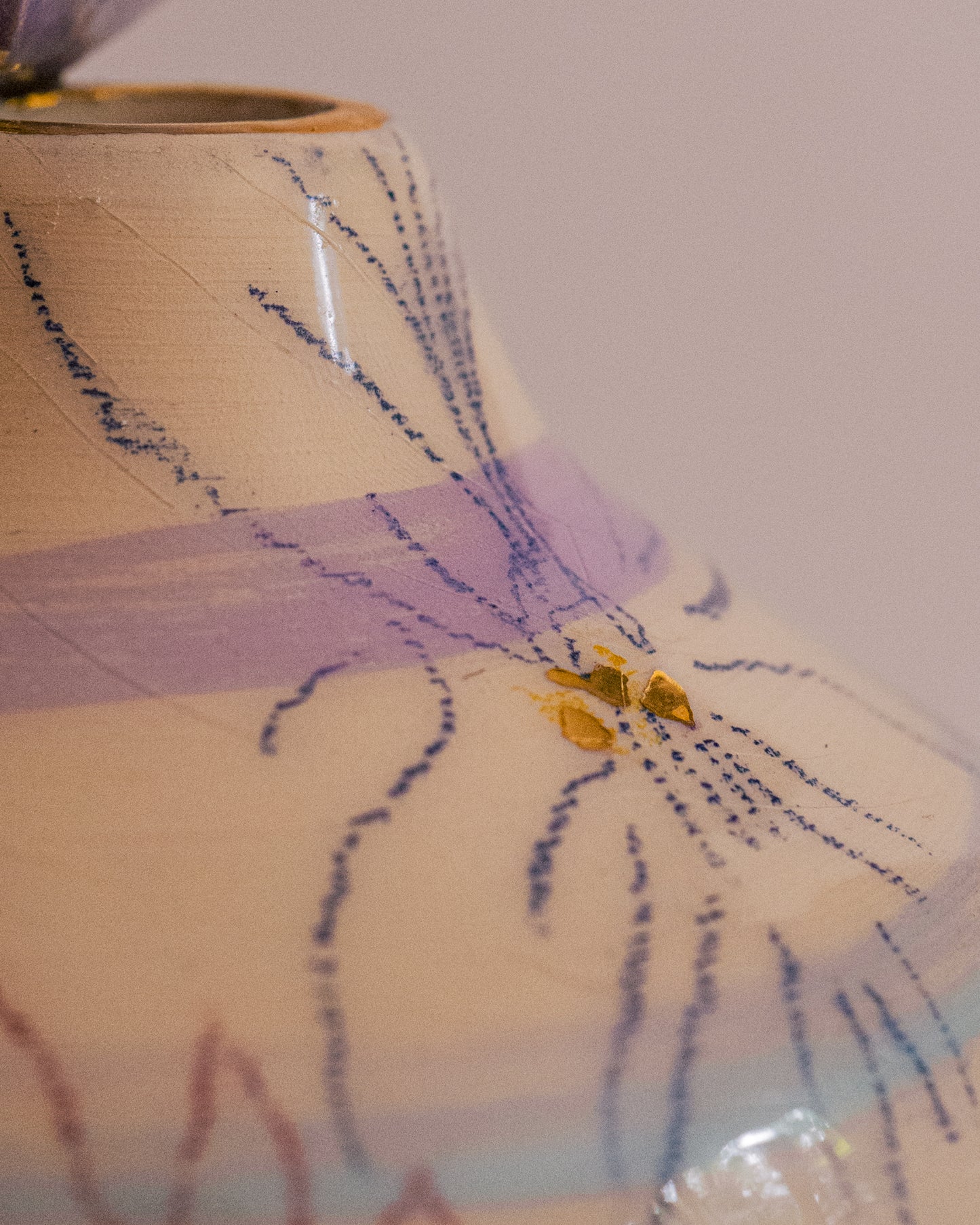 Vase "sur le rebord".