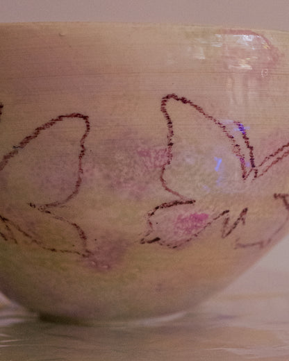 Bol "she dreams in flowers".