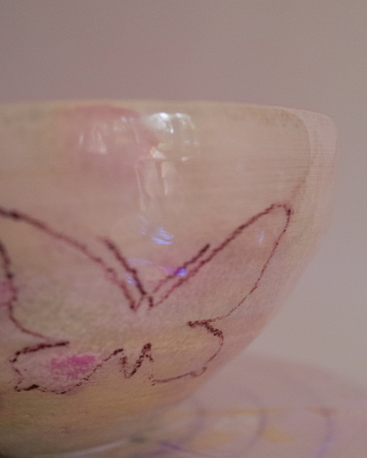 Bol "she dreams in flowers".