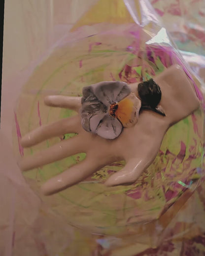 Sculpture “la main à la pensée”.